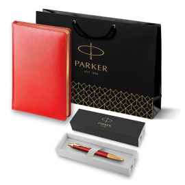Подарочный набор: Шариковая ручка Parker IM Premium K318 Red GT, цвет чернил синий и красный недатированный ежедневник с золотым срезом