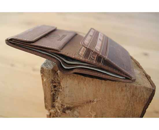 Бумажник KLONDIKE «Jamie», натуральная кожа в коричневом цвете, 9 х 10,5 см, изображение 9