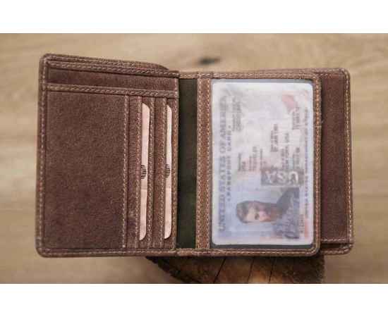 Бумажник KLONDIKE «Finn», натуральная кожа в коричневом цвете, 10 х 11,5 см, изображение 14