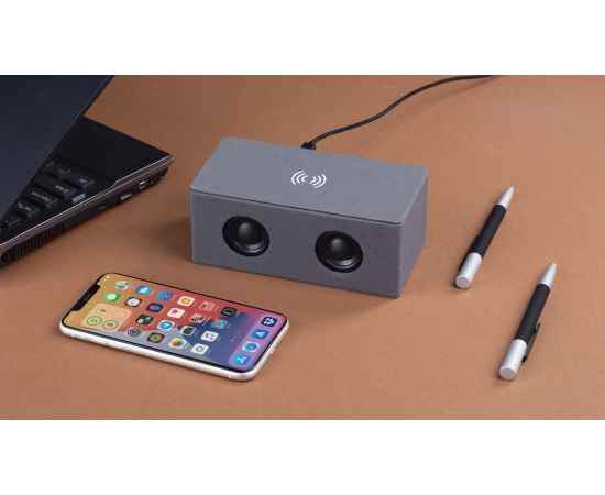 Bluetooth колонка 'Cool Gray' с двумя динамиками (2х3Вт) и беспроводным зарядным устройством, переработанный пластик (RPET), серый, Цвет: серый, изображение 2