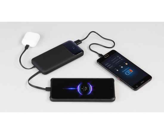 Зарядное (22.5W) устройство 'Grade SOFTTOUCH' 10000 mAh с подсветкой логотипа, встроенными кабелями и цифровым индикатором заряда, черный, изображение 4