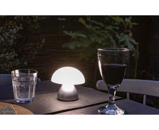 Беспроводная настольная лампа Luming из переработанного пластика RCS, IPX4, Серый, Цвет: серый,, Размер: , высота 11,2 см., диаметр 11,5 см., изображение 5