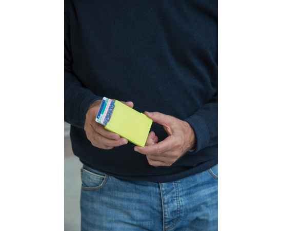 Держатель RFID для пяти карт, Салатовый, Цвет: салатовый, Размер: Длина 9,4 см., ширина 6,5 см., высота 0,5 см., изображение 2