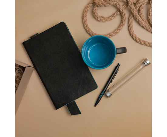 Набор подарочный DESKTOP: кружка, ежедневник, ручка,  стружка, коробка, черный/голубой, Цвет: черный, голубой, Размер: 25,5 x 21,5 x 11 см, изображение 3