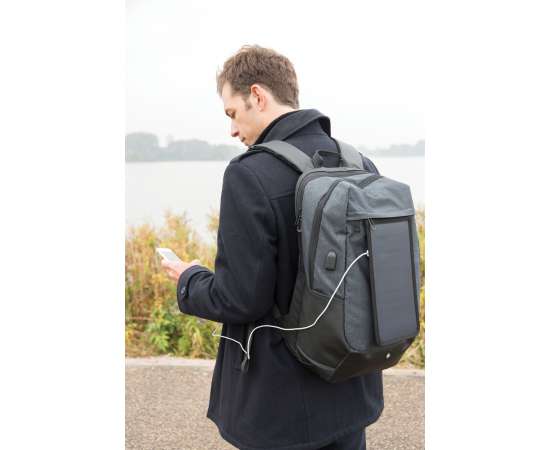 Рюкзак для ноутбука Swiss Peak на солнечных батареях, черный, Цвет: черный, Размер: Длина 16 см., ширина 29 см., высота 47 см., изображение 14